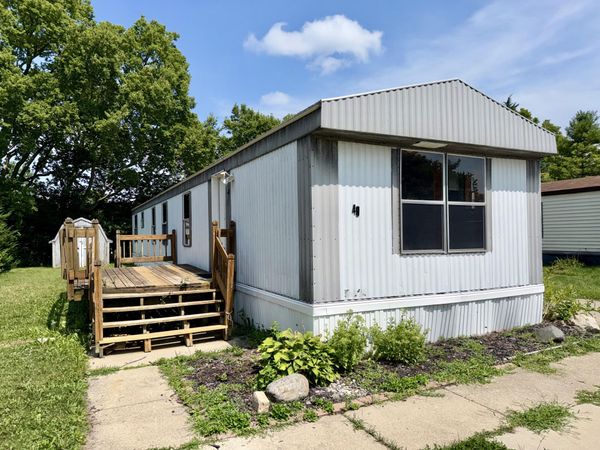 49 Tamarak Trail, Monroe, MI 48161