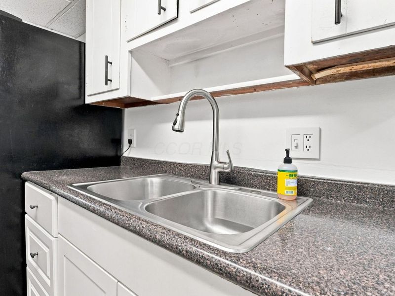 126 Tarryton Court E, Unit 4D, Columbus, OH 43228 Photo 12