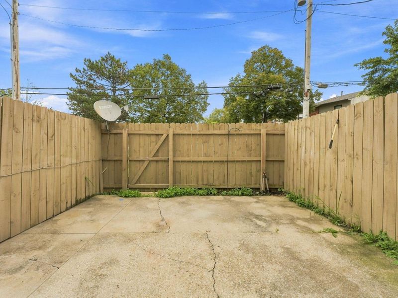 126 Tarryton Court E, Unit 4D, Columbus, OH 43228 Photo 29