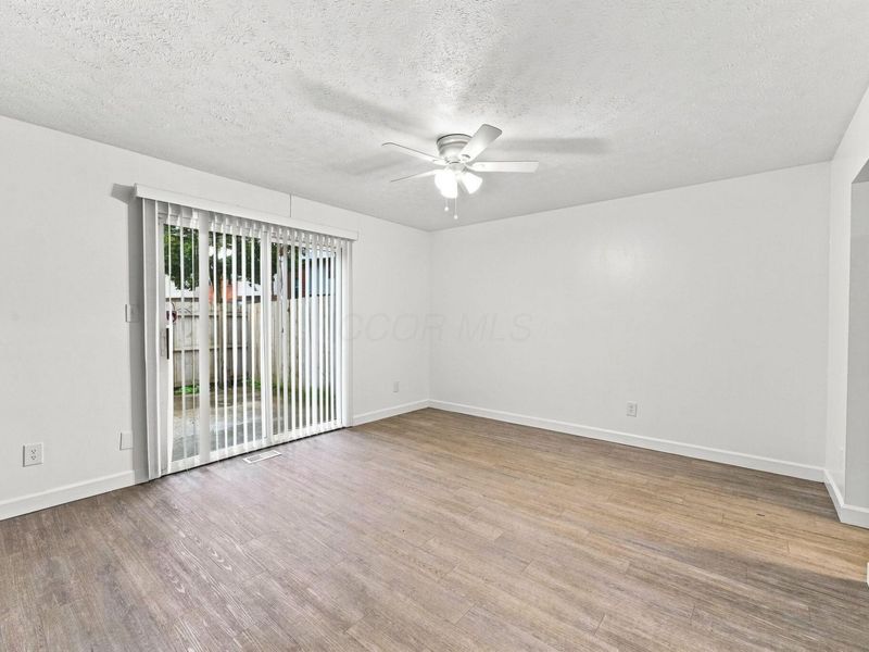 126 Tarryton Court E, Unit 4D, Columbus, OH 43228 Photo 3