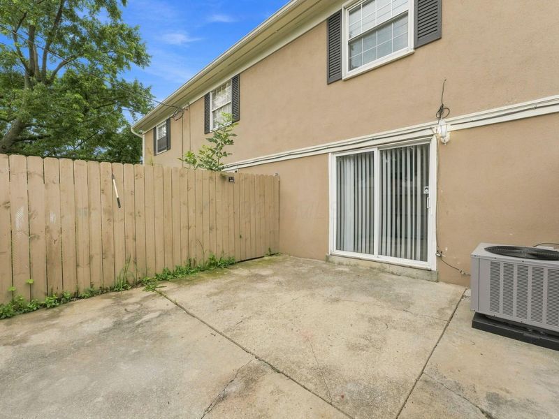 126 Tarryton Court E, Unit 4D, Columbus, OH 43228 Photo 31