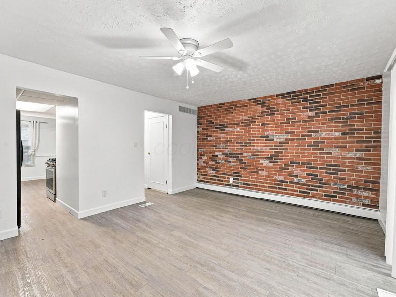 126 Tarryton Court E, Unit 4D, Columbus, OH 43228 Photo 4