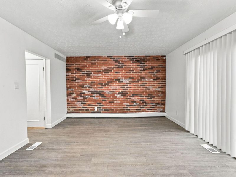 126 Tarryton Court E, Unit 4D, Columbus, OH 43228 Photo 5