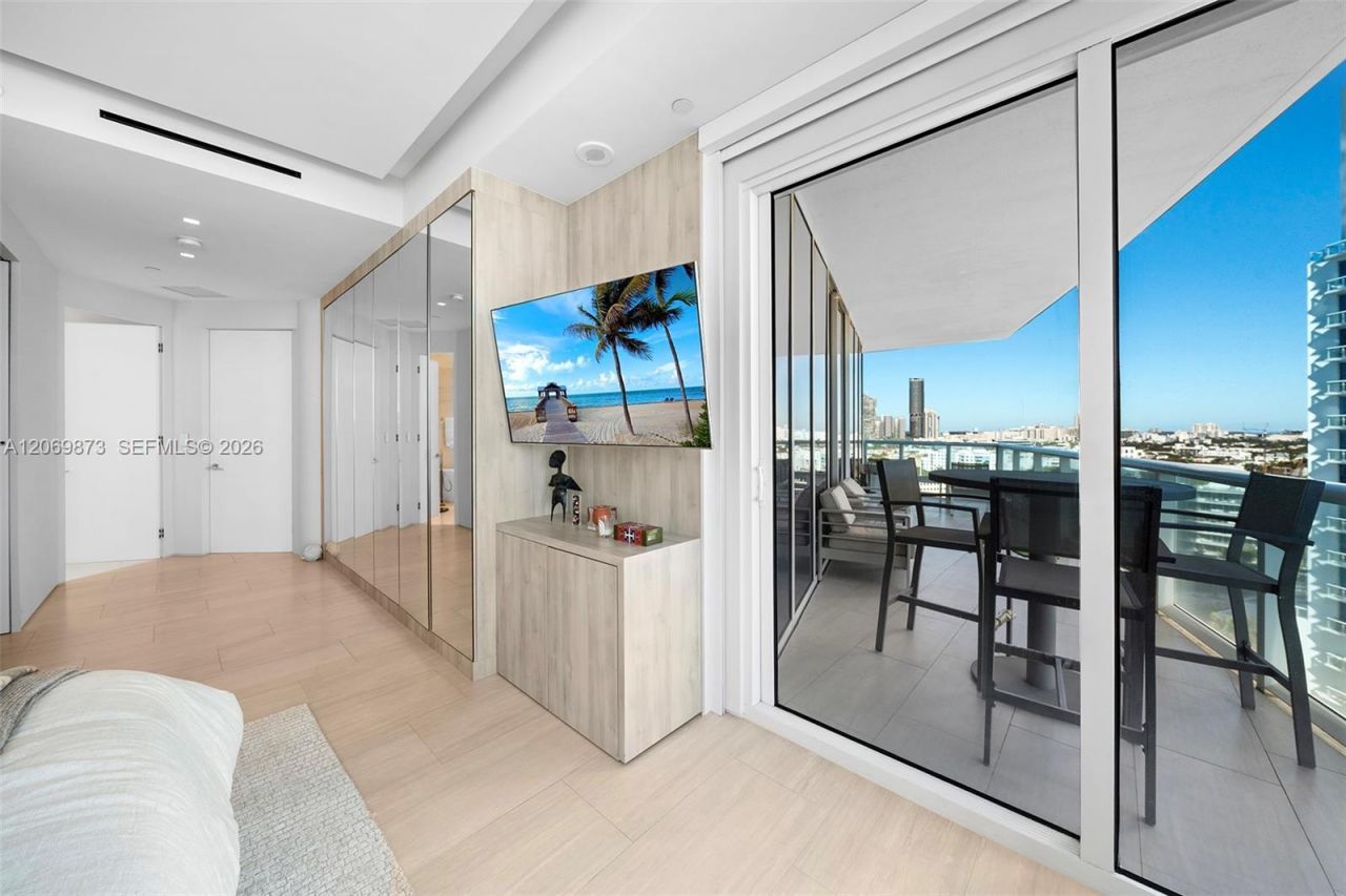 100 S Pointe Dr , Unit 1409, Miami Beach, FL 33139 Photo
