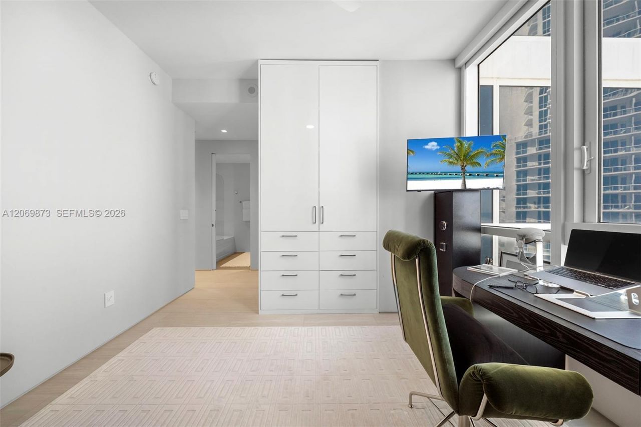 100 S Pointe Dr , Unit 1409, Miami Beach, FL 33139 Photo