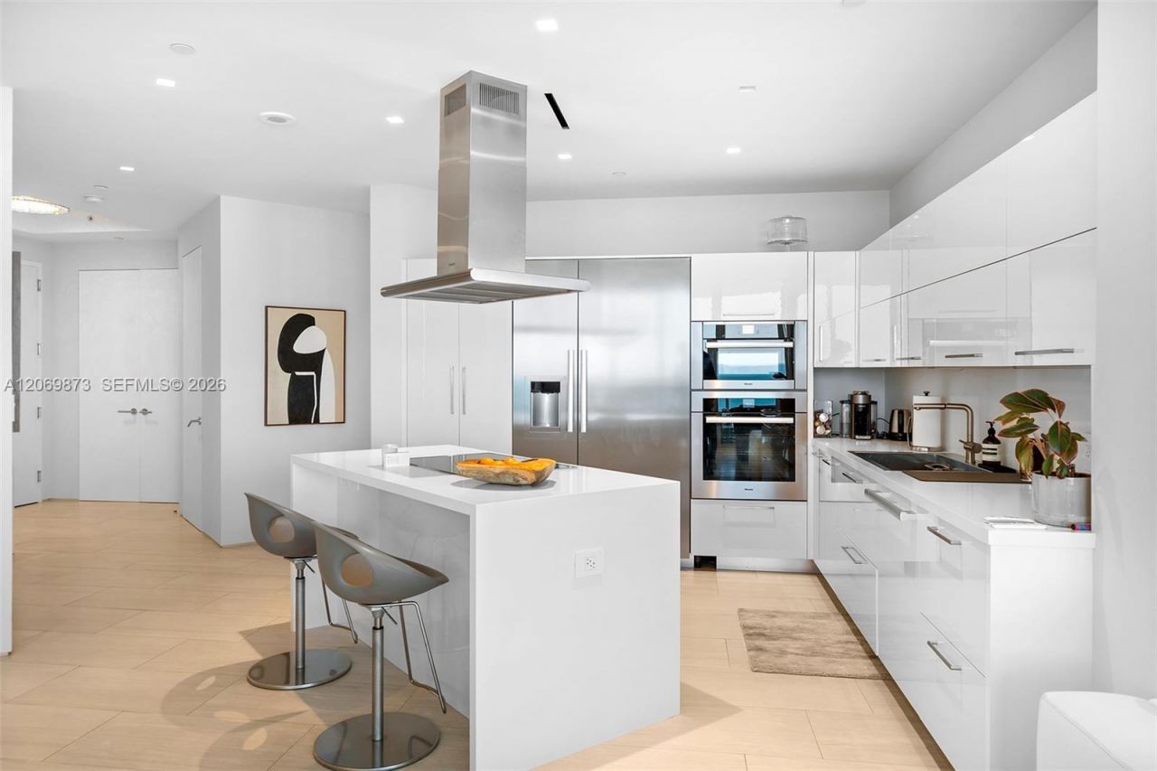 100 S Pointe Dr , Unit 1409, Miami Beach, FL 33139 Photo