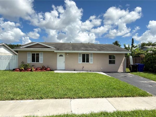 8151 SW 7th St, North Lauderdale, FL 33068