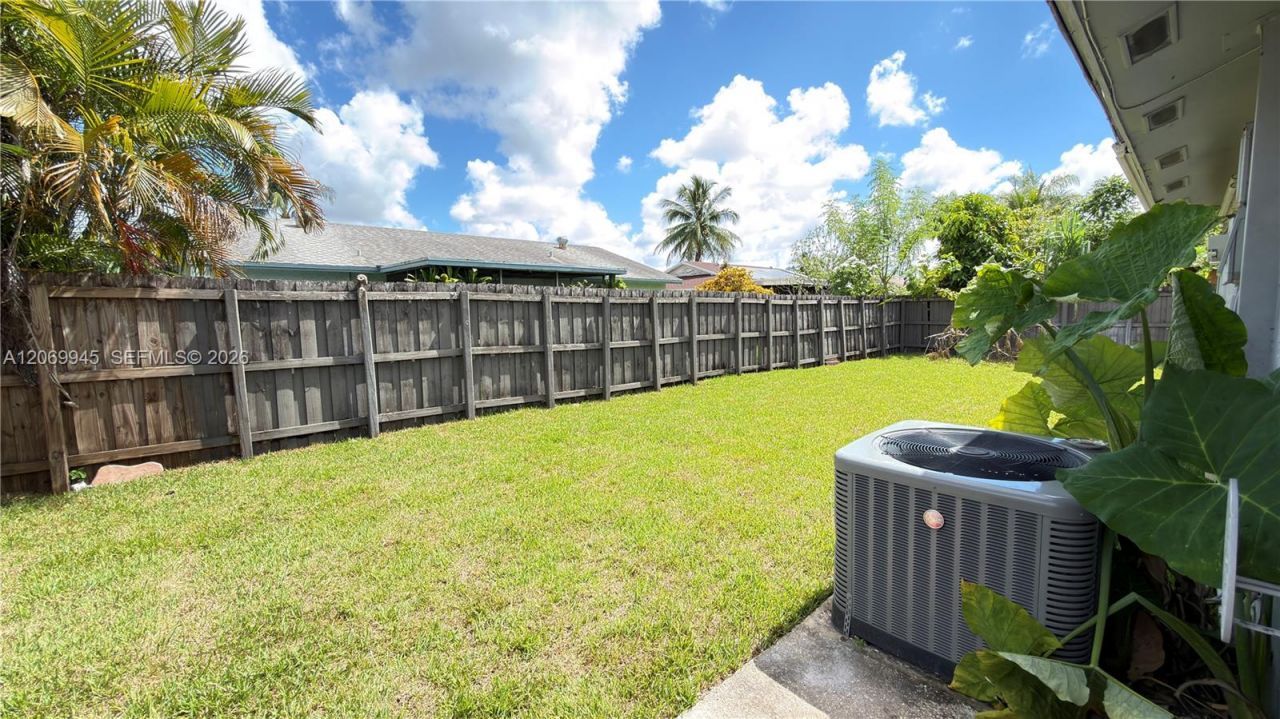 8151 SW 7th St, North Lauderdale, FL 33068 Photo