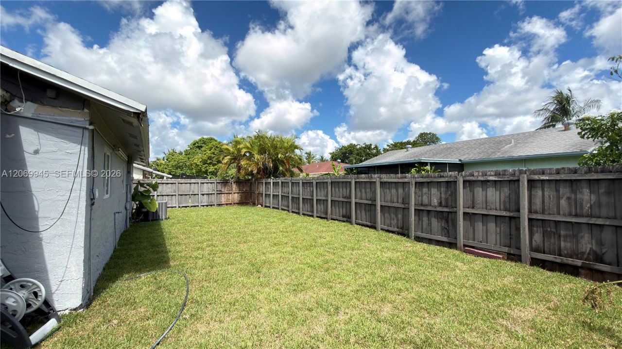 8151 SW 7th St, North Lauderdale, FL 33068 Photo