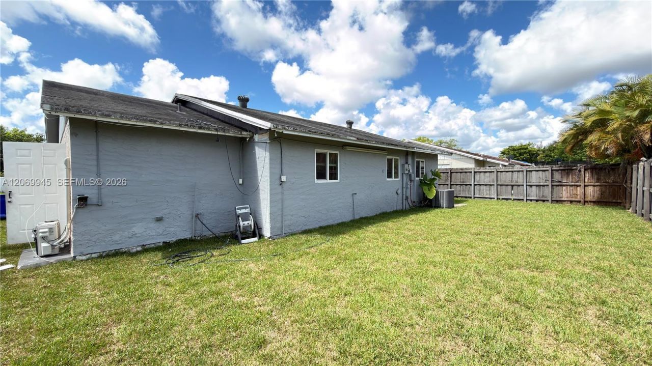 8151 SW 7th St, North Lauderdale, FL 33068 Photo