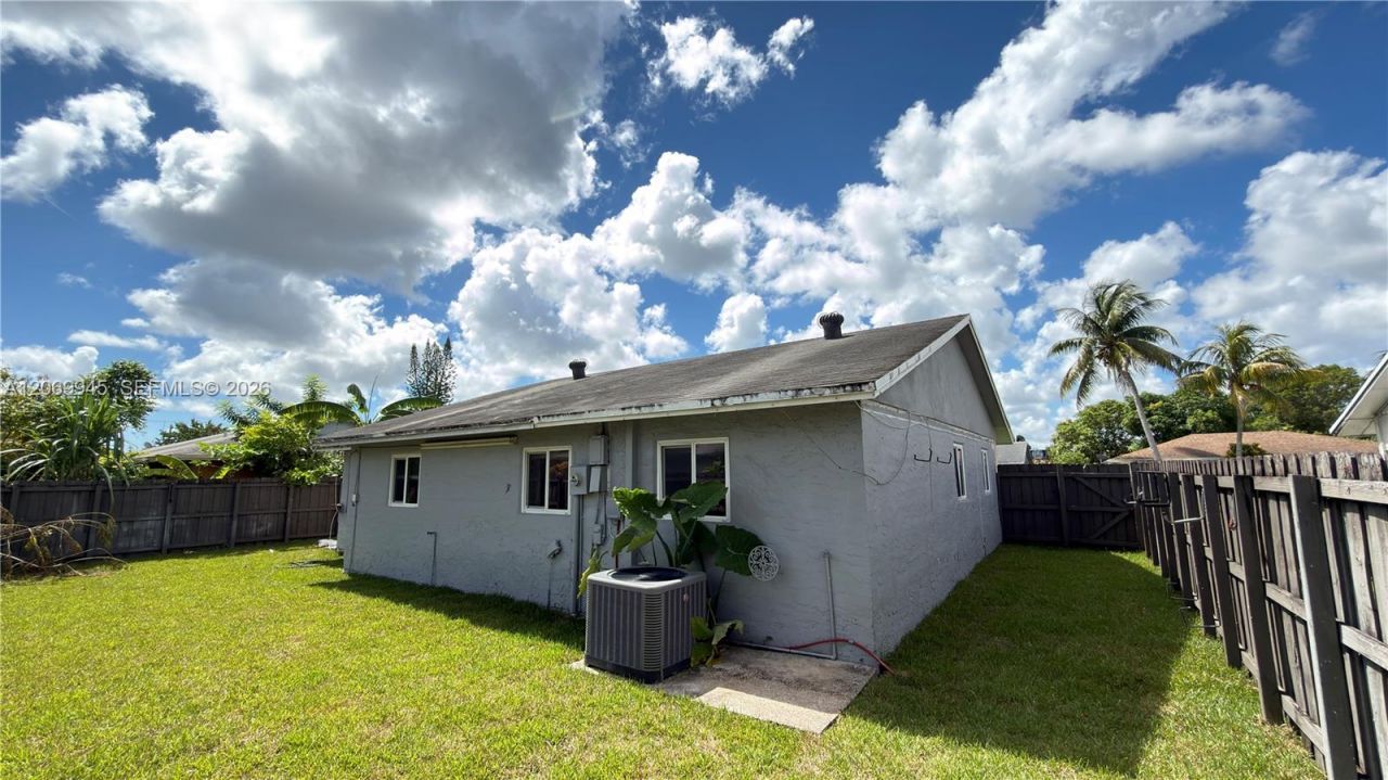 8151 SW 7th St, North Lauderdale, FL 33068 Photo