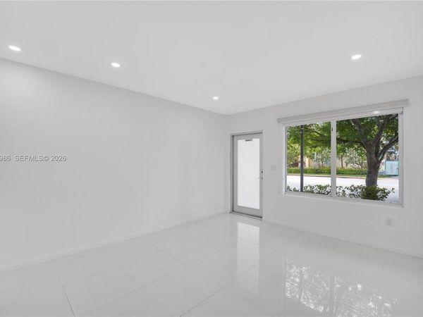 801 15th St , Unit 108, Miami Beach, FL 33139