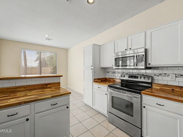 1819 W Nighthawk Way, Phoenix, AZ 85045