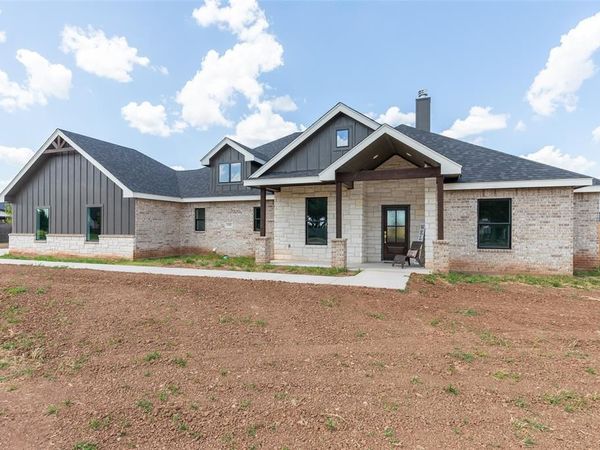 132 Blazing Wind Trail, Ovalo, TX 79541