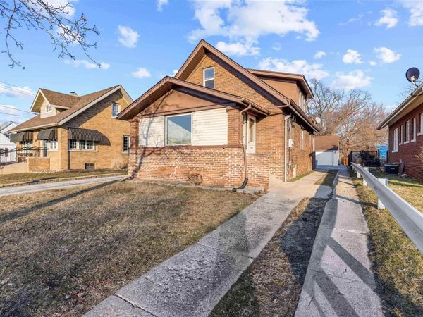 5009 N 2nd Street, LOVES PARK, IL 61111