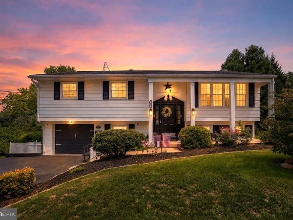 101 OAK DRIVE, CAMP HILL, PA 17011