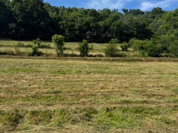 2640 New Harmony Road , Hartsville, TN 37074