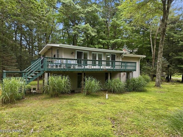 128 Cherry Point Circle , Canadensis, PA 18325