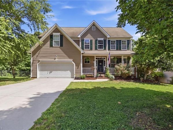 102 Farriers Lane , Jamestown, NC 27282