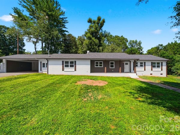 908 13th Street NW, Conover, NC 28613