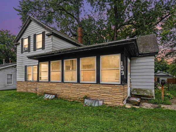 109 W Chicago Street, Buchanan, MI 49107