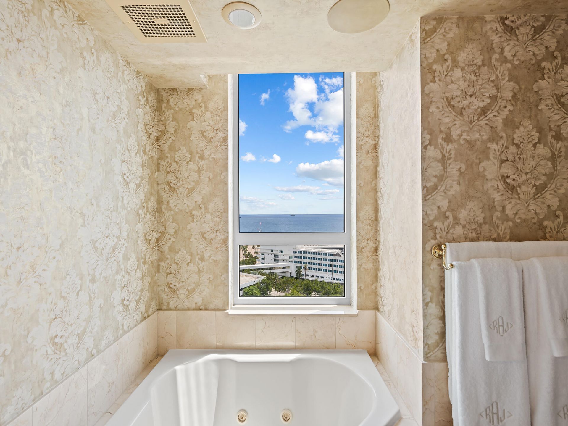 3055 Harbor Drive, Unit 1603, Fort Lauderdale, FL 33316 Photo
