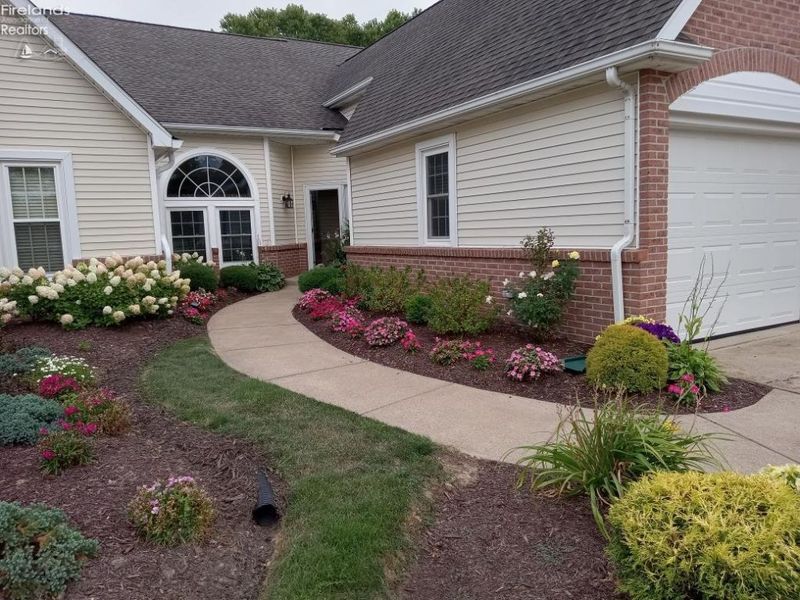 4306 White Tail Run, Sandusky, OH 44870 Photo 2