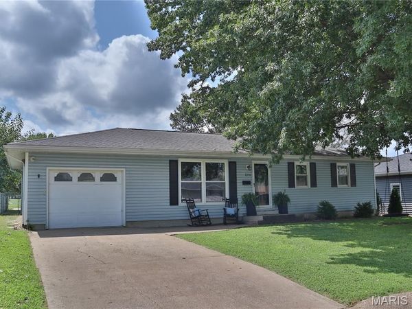 1214 Easy Street, Palmyra, MO 63461