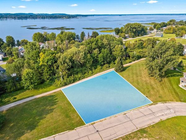 GOLDEN SANDS AVENUE, Cecil, WI 54111
