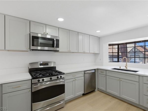 3986 Avebury Place, Las Vegas, NV 89121