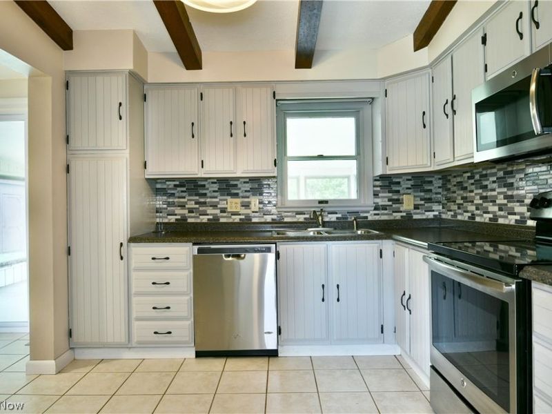 1382 Northfield, Mineral Ridge, OH 44440 Photo 16