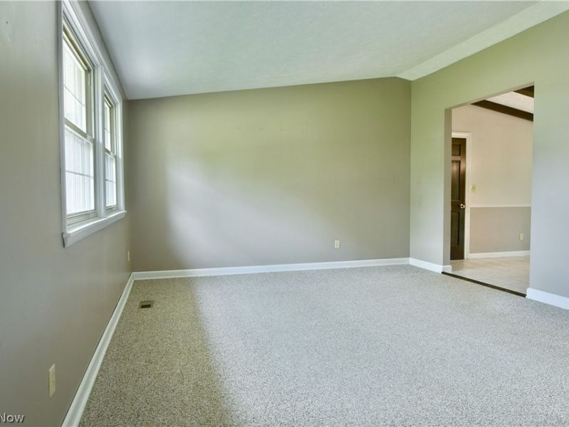 1382 Northfield, Mineral Ridge, OH 44440 Photo 3