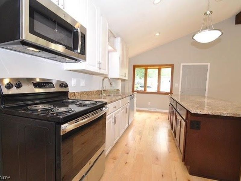 7101 Ivy Court, Mentor, OH 44060 Photo 3