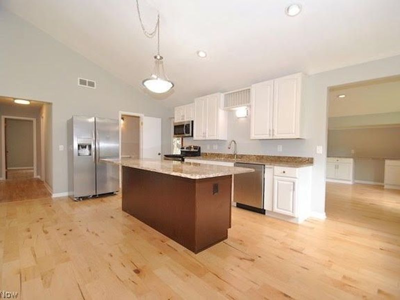 7101 Ivy Court, Mentor, OH 44060 Photo 4