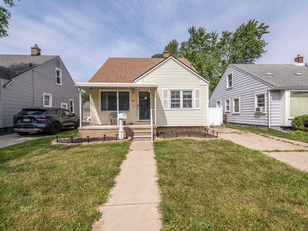 214 Cleveland Street, Trenton, MI 48183