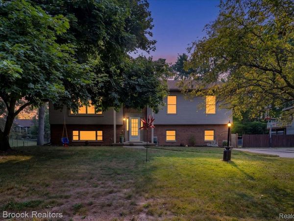 1753 Weymouth Street, West Bloomfield Township, Mi 48324