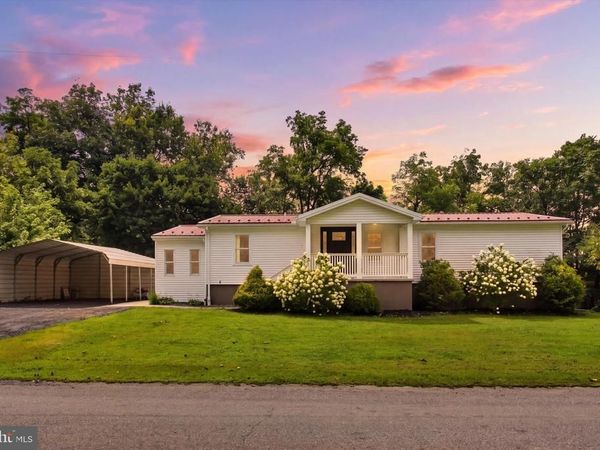 883 FIVE POINTS ROAD, NEW OXFORD, PA 17350