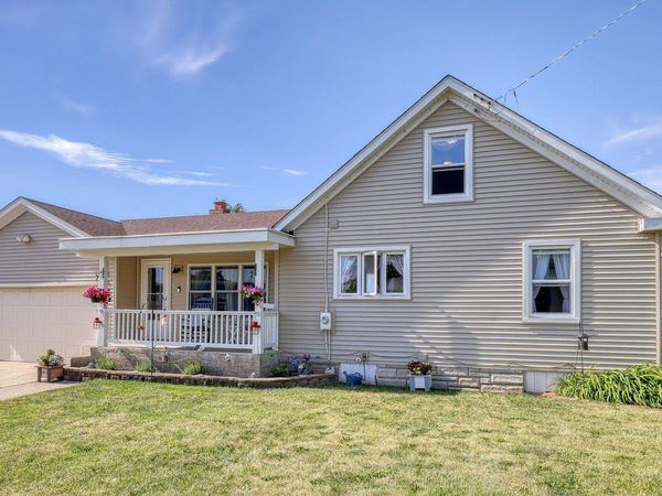 220 S First Street , Elburn, IL 60119