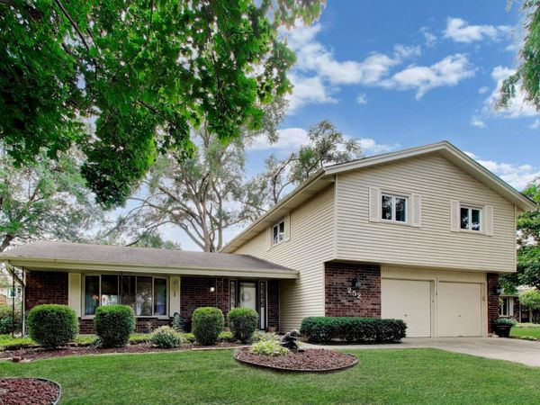 252 Millford Lane, Bloomingdale, IL 60108