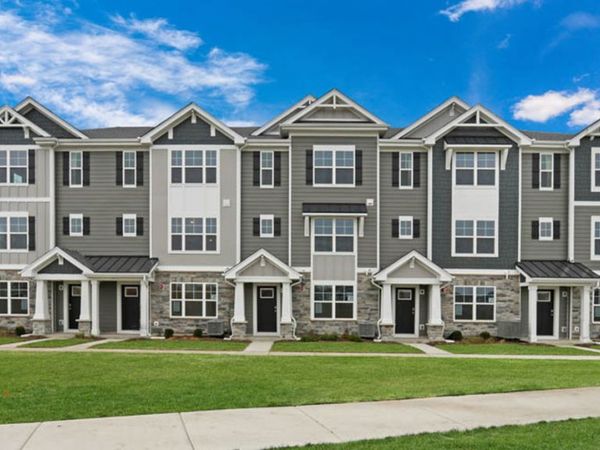 407 Lakeshore Court , St. Charles, IL 60174