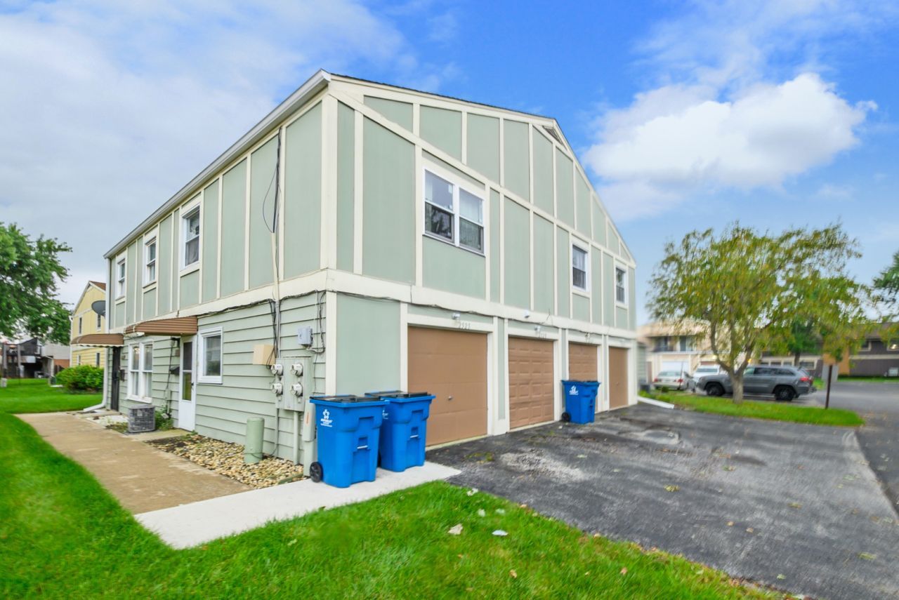 2525 Cedar Glen Drive, Unit 1, Lynwood, IL 60411 Main Photo