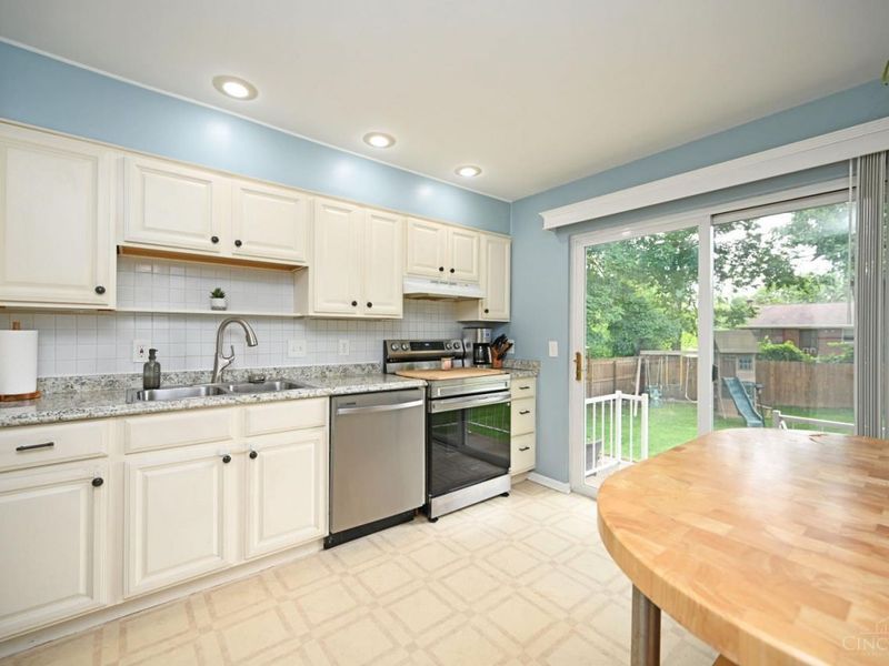 6196 Seiler Drive, Green Township, OH 45239 Photo 16