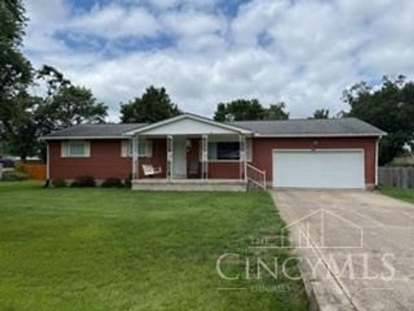 395 Robert Simmons Drive, Carlisle, OH 45005