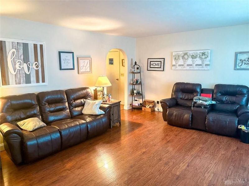 395 Robert Simmons Drive, Carlisle, OH 45005 Photo 2