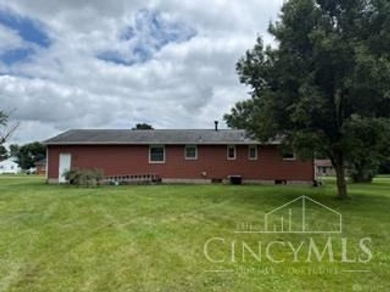 395 Robert Simmons Drive, Carlisle, OH 45005 Photo 9