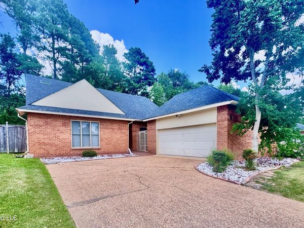 26 Autumn Park, Jackson, MS 39206