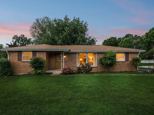 209 Pleasant Hill Dr , Springfield, TN 37172