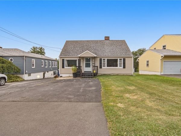 137 Old Liverpool Road, Liverpool, NY 13088