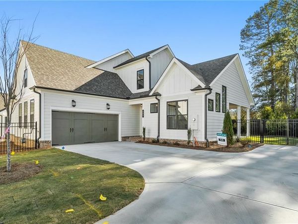 555 Pearl Street , Cumming, GA 30040