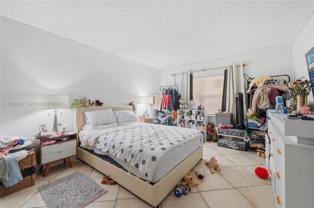 18101 NW 68th Ave , Unit B105, Hialeah, FL 33015 Photo